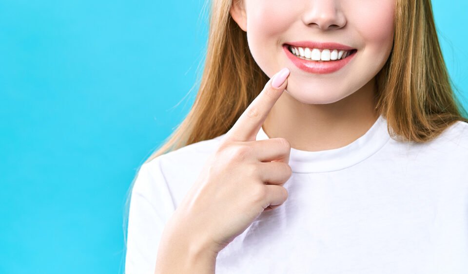 Sağlıklı ve Parlak Gülüşler İçin: Diş Beyazlatma Yöntemleri